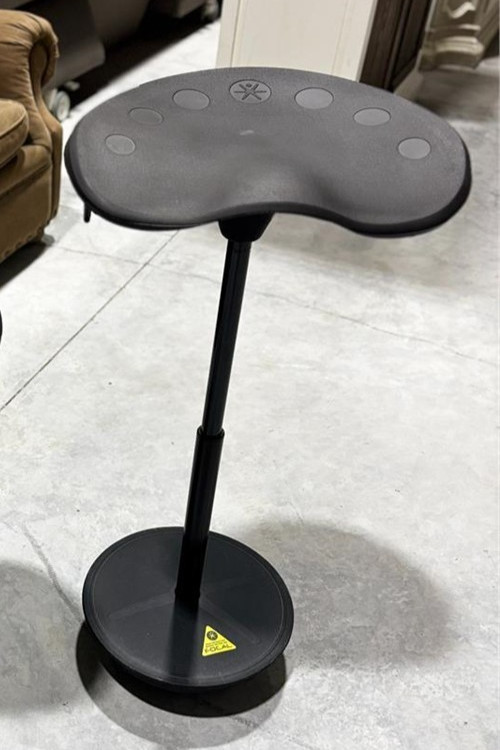 Focal Upright Pivot Seat Leaning Stool