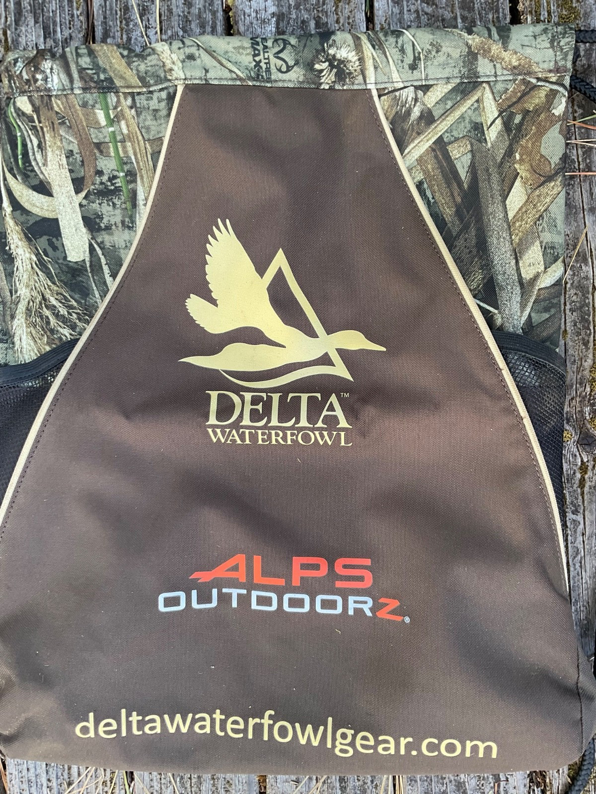 Alps Outdoorz Delta Waterfowl Drawstring Bag Pockets Exc Cond Look at Pictures
