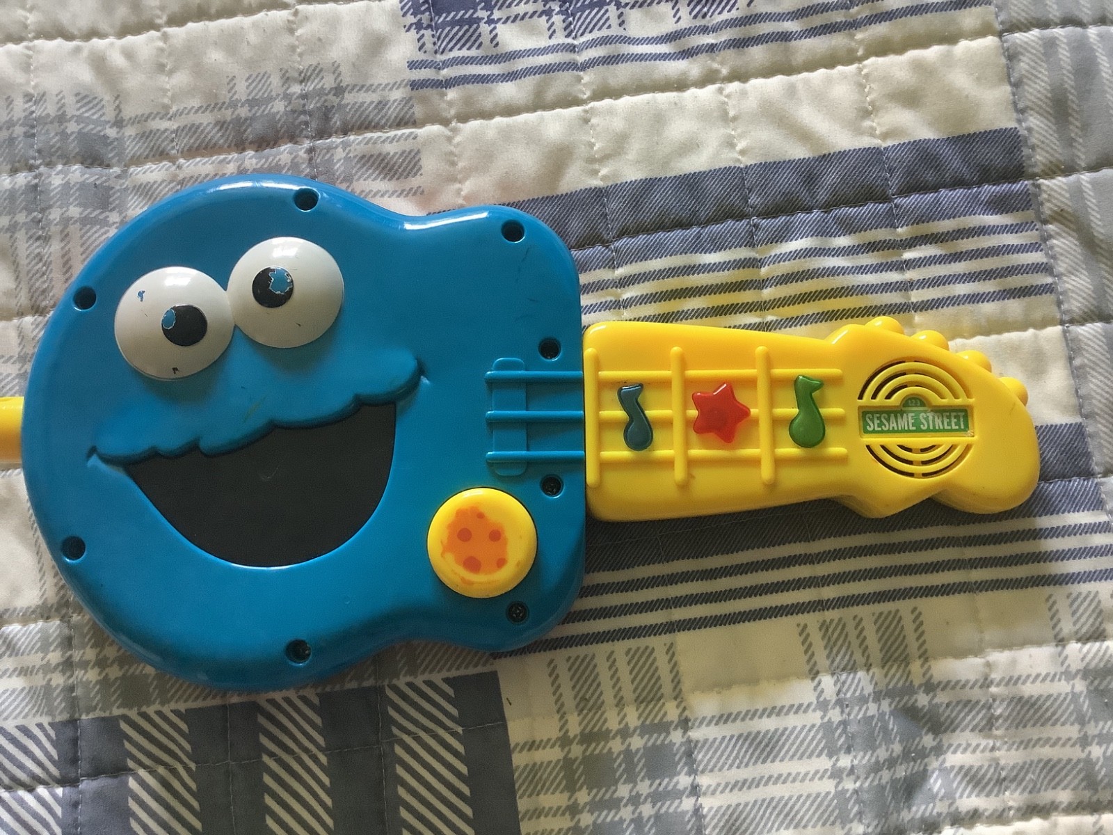 Sesame Street 2 In 1 Giggle Guitar Elmo Cookie Monster 2004 for parts or repair