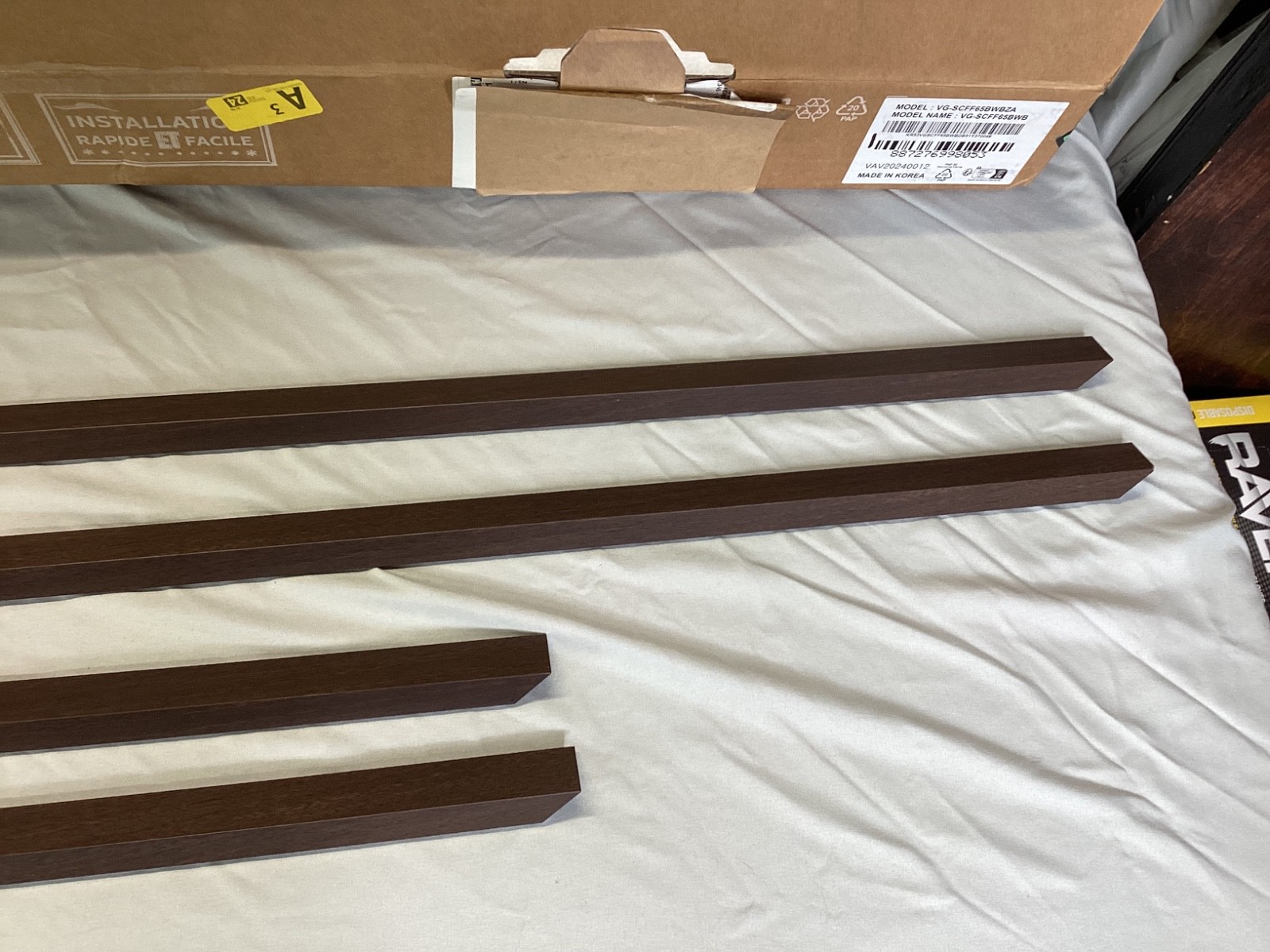 Samsung VG-SCFF65BWBZA 65" The Frame Customizable Bezel - Modern Brown - READ