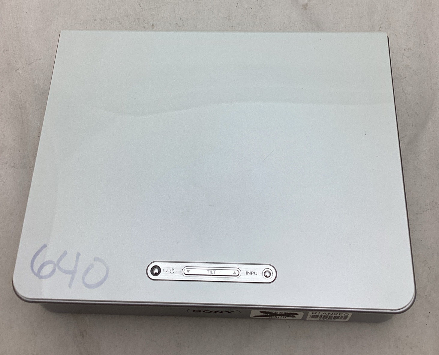 Sony Data Projector w/Remote Control, Cable, and carry case VPL-CS5 Ser. 49358