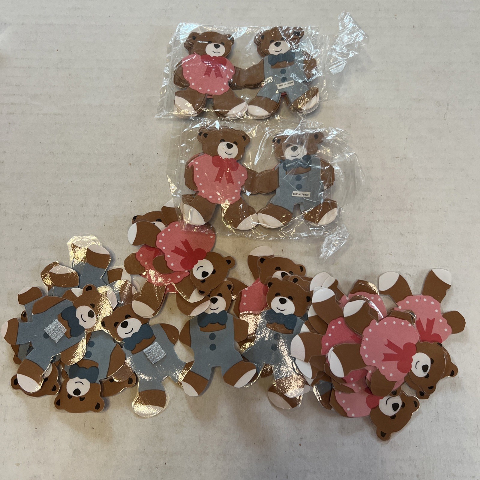 Vintage Classroom Bulletin Board Borders 2 Packs Bear Garland & Extra Bears