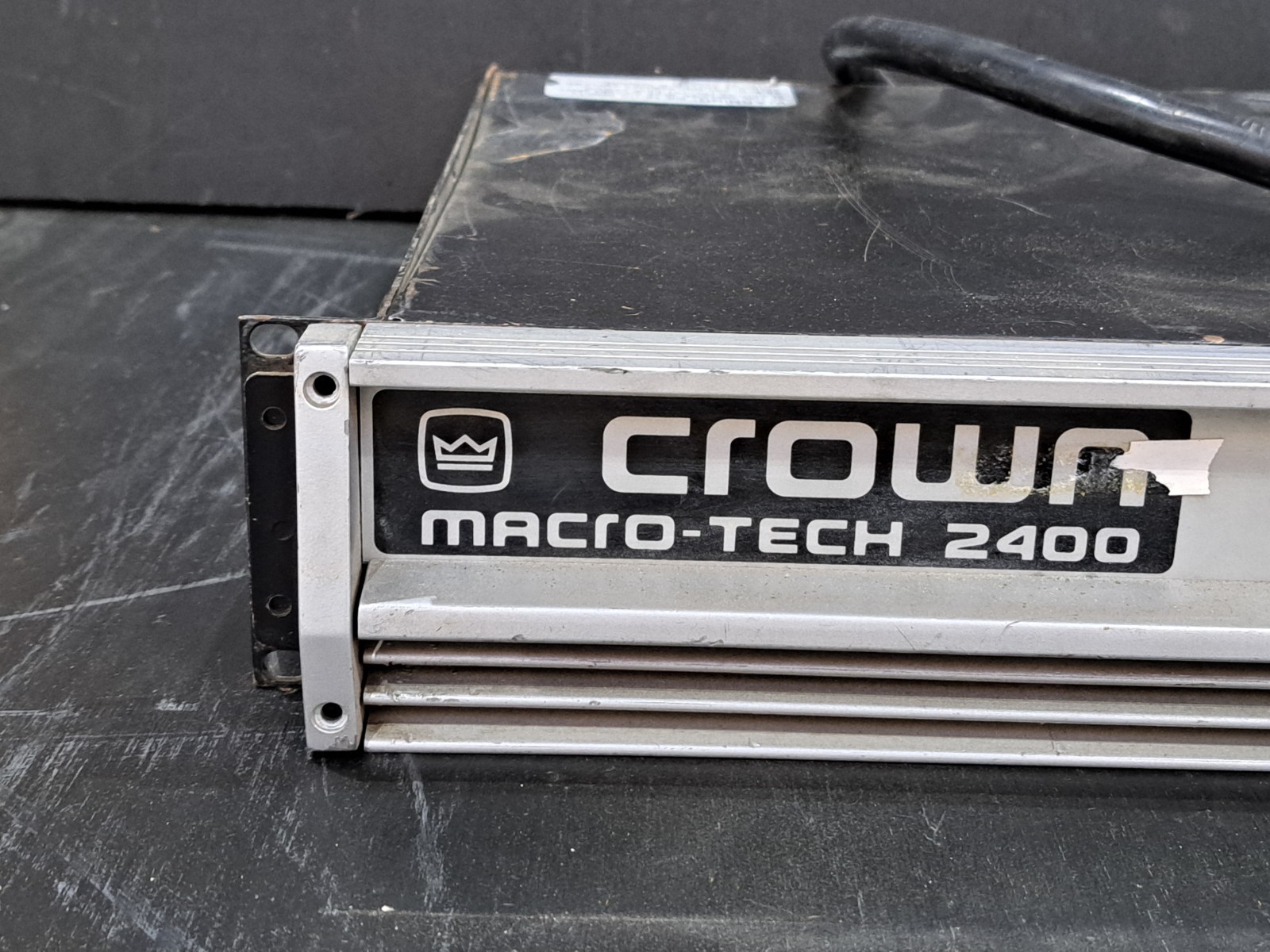 Crown Macro-Tech 2400 2-Channel Power Amplifier