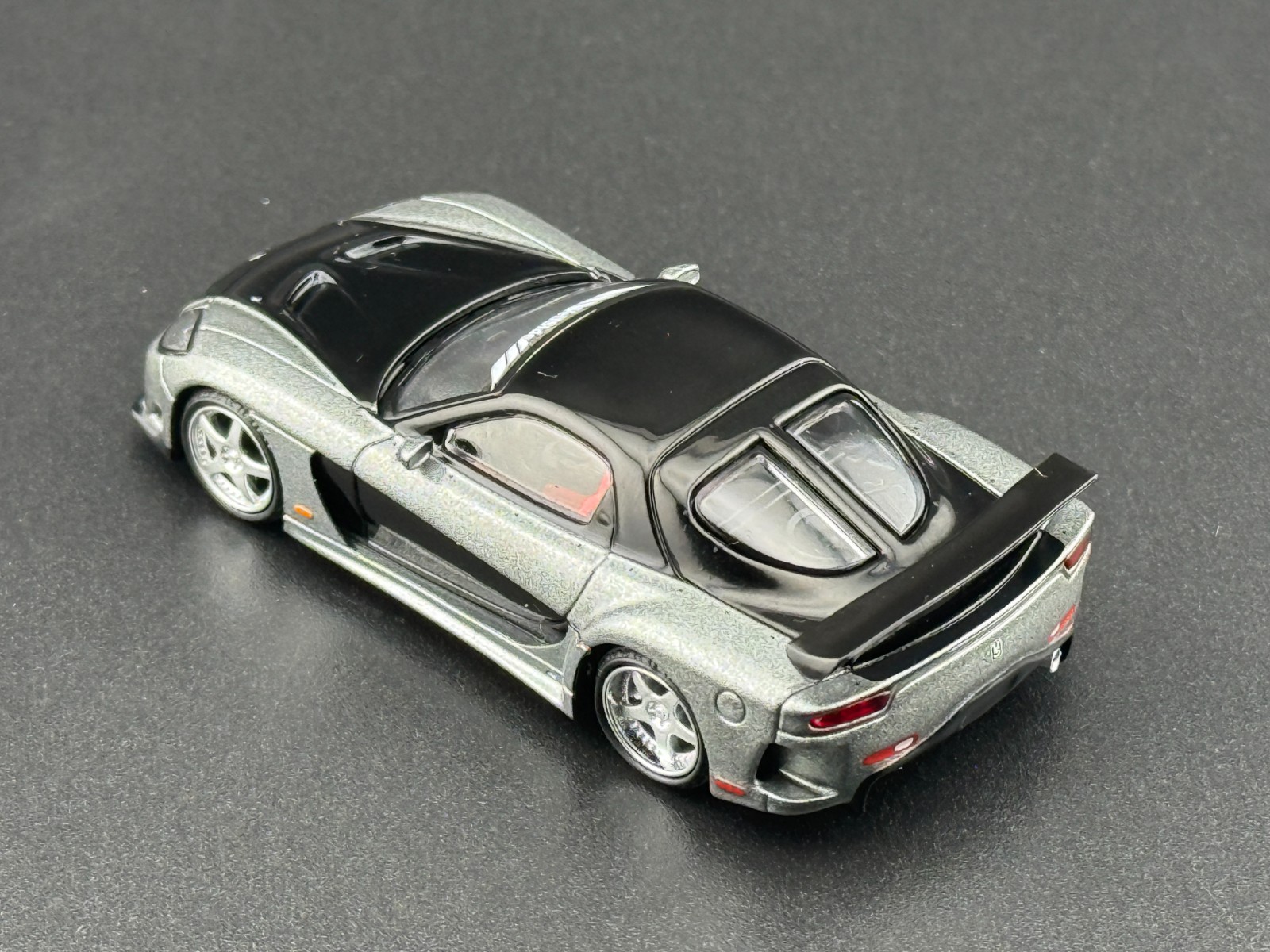 Mini GT Mazda RX-7 VeilSide – Fortune Grey #1057 1/64