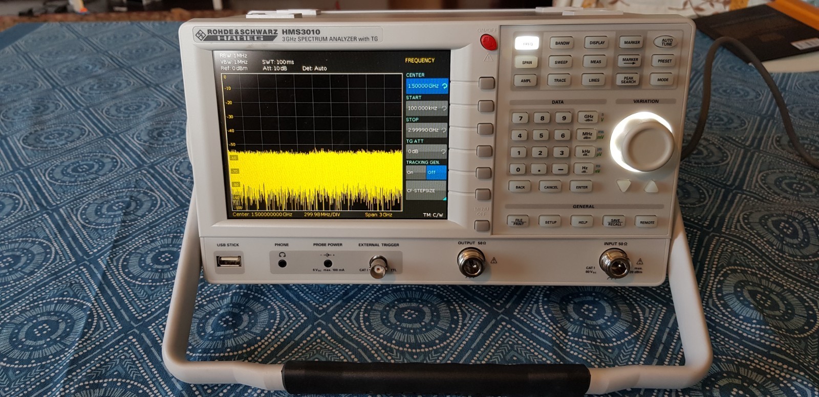 Hameg Rohde&Schwarz HMS3010 Tracking Generator Spectrum Analyzer