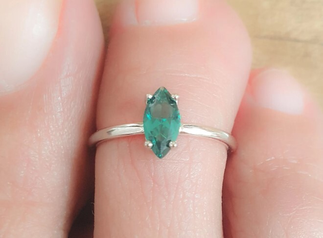 Women's Solitaire Toe Ring 8 x 4 Marquise Green Cubic Zirconia Small 925 Silver
