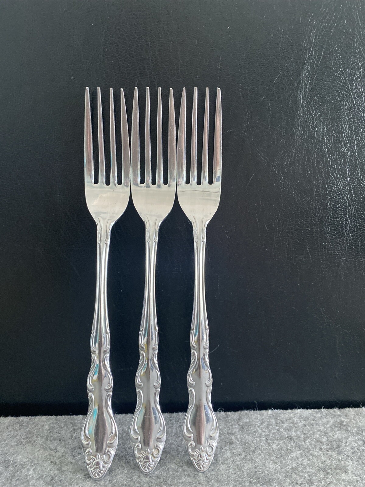 3 TOWLE/SUPREME CUTLERY STAINLESS FLATWARE, "PIERRE" PATTERN DINNER FORKS