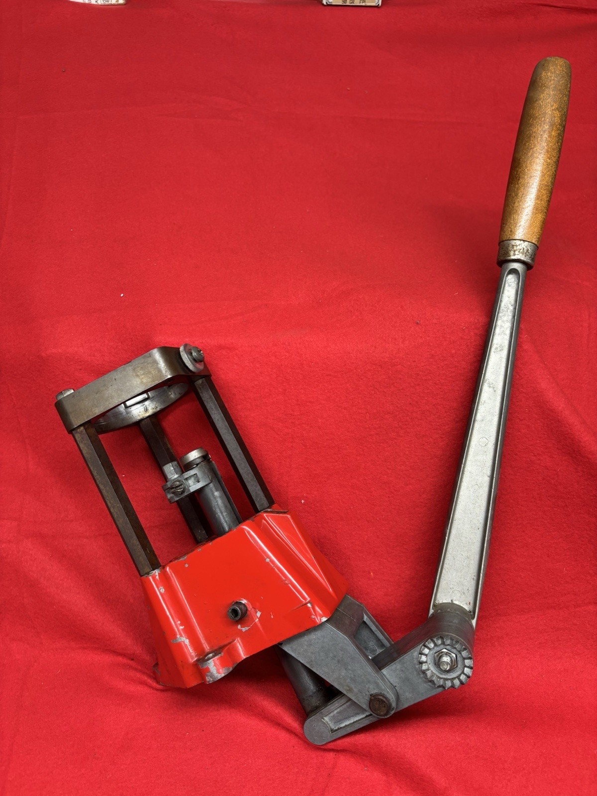 Lee 1000 Turret 3 Hole Reloading Press