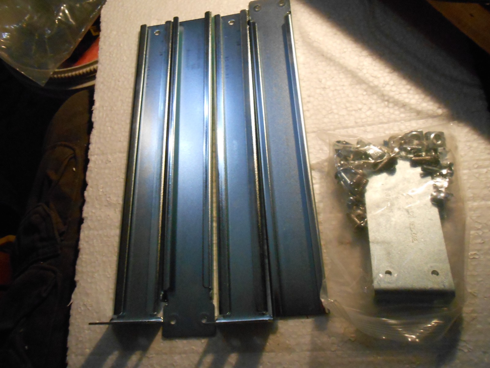 server rail kit   540-000350 540-000351 2x 540-000349 2x 540-000329  & bolt pack
