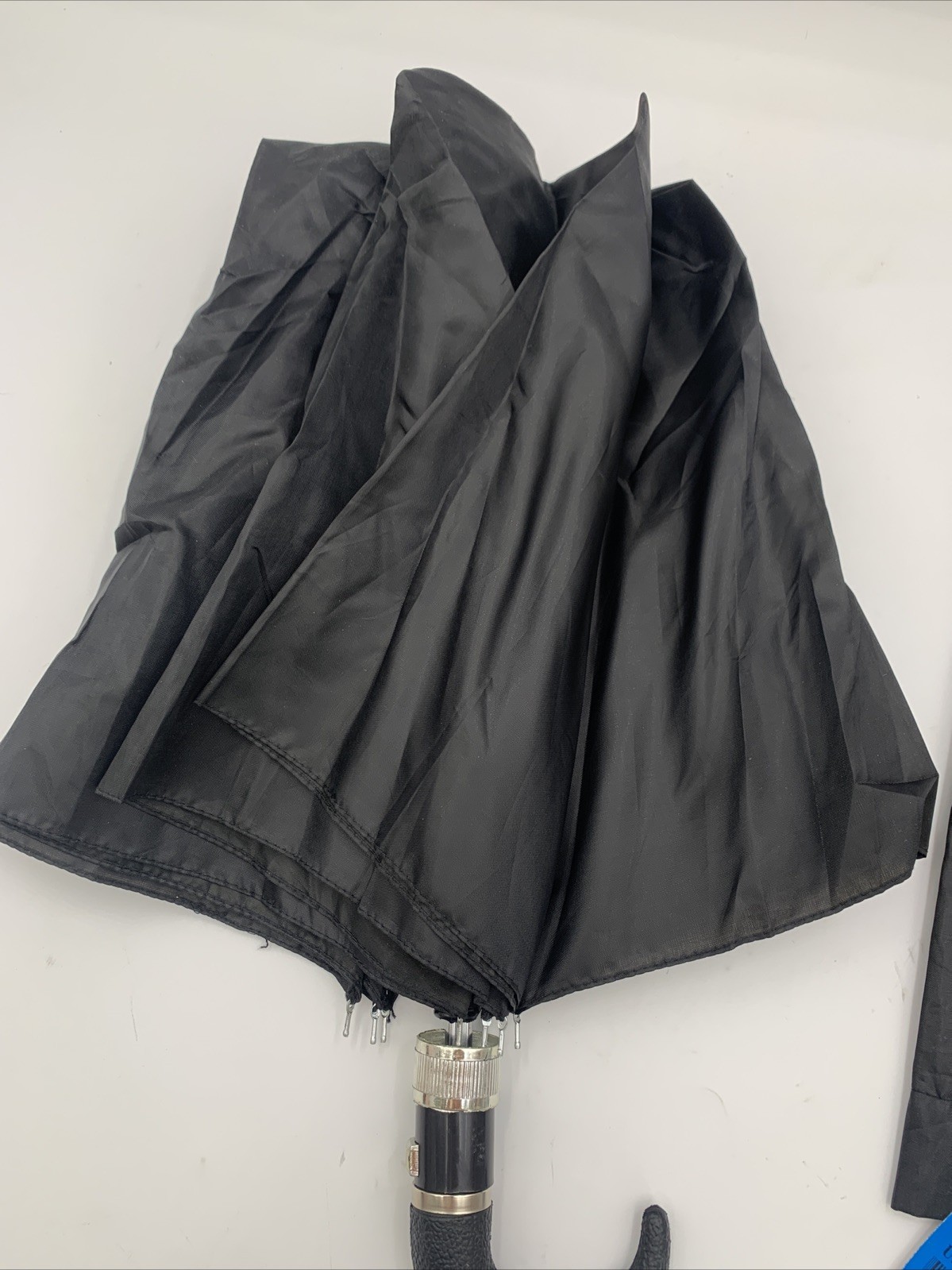 Conch Compact Folding Black Umbrella and Case