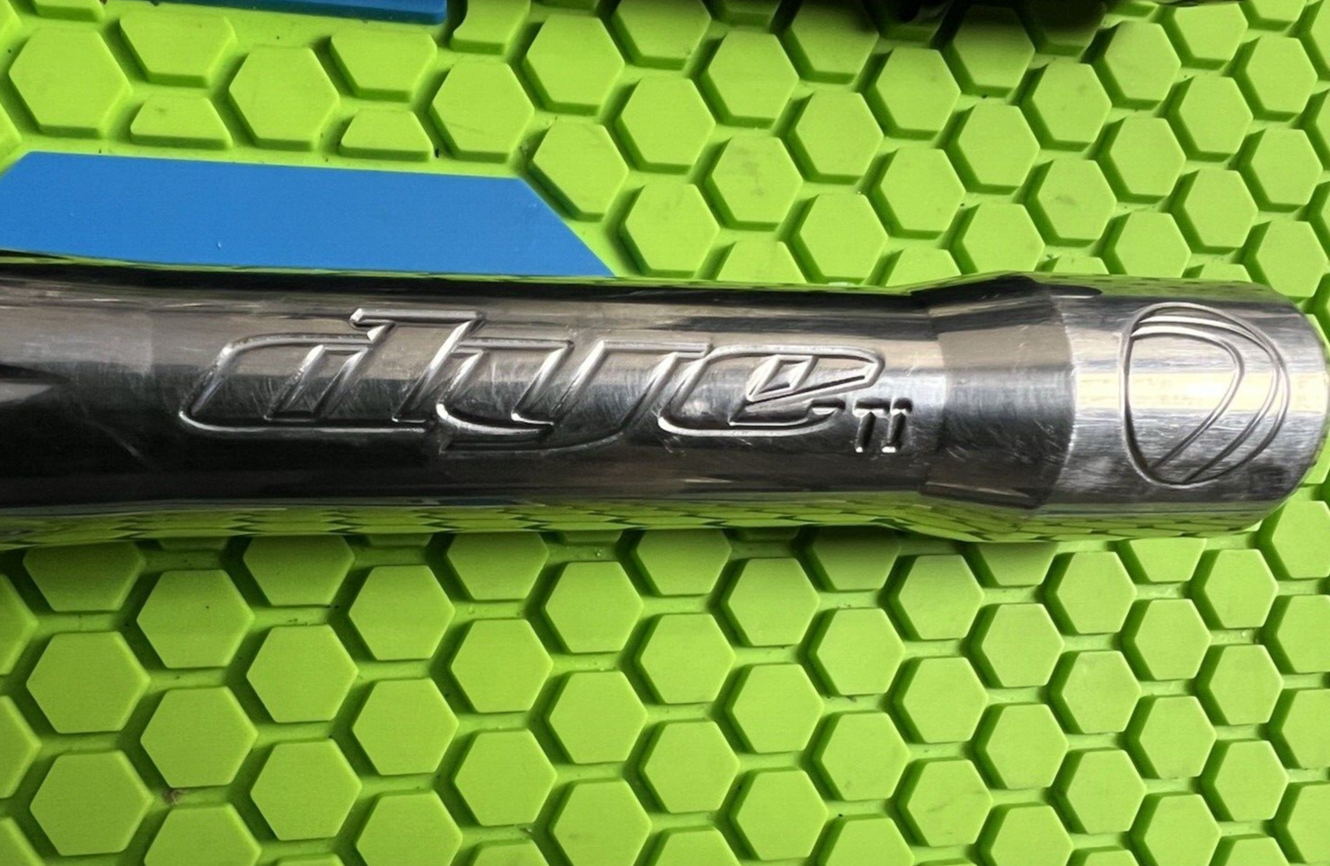 DYE TITANIUM ICD BUSHMASTER 14" 2-PIECE BARREL - GLOSS BLACK / TITANIUM - B2K