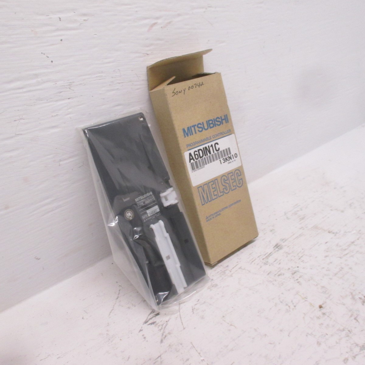 NEW Mitsubishi Melsec A6DIN1C PLC Programmable Controller 13KN10 NIB New In Box