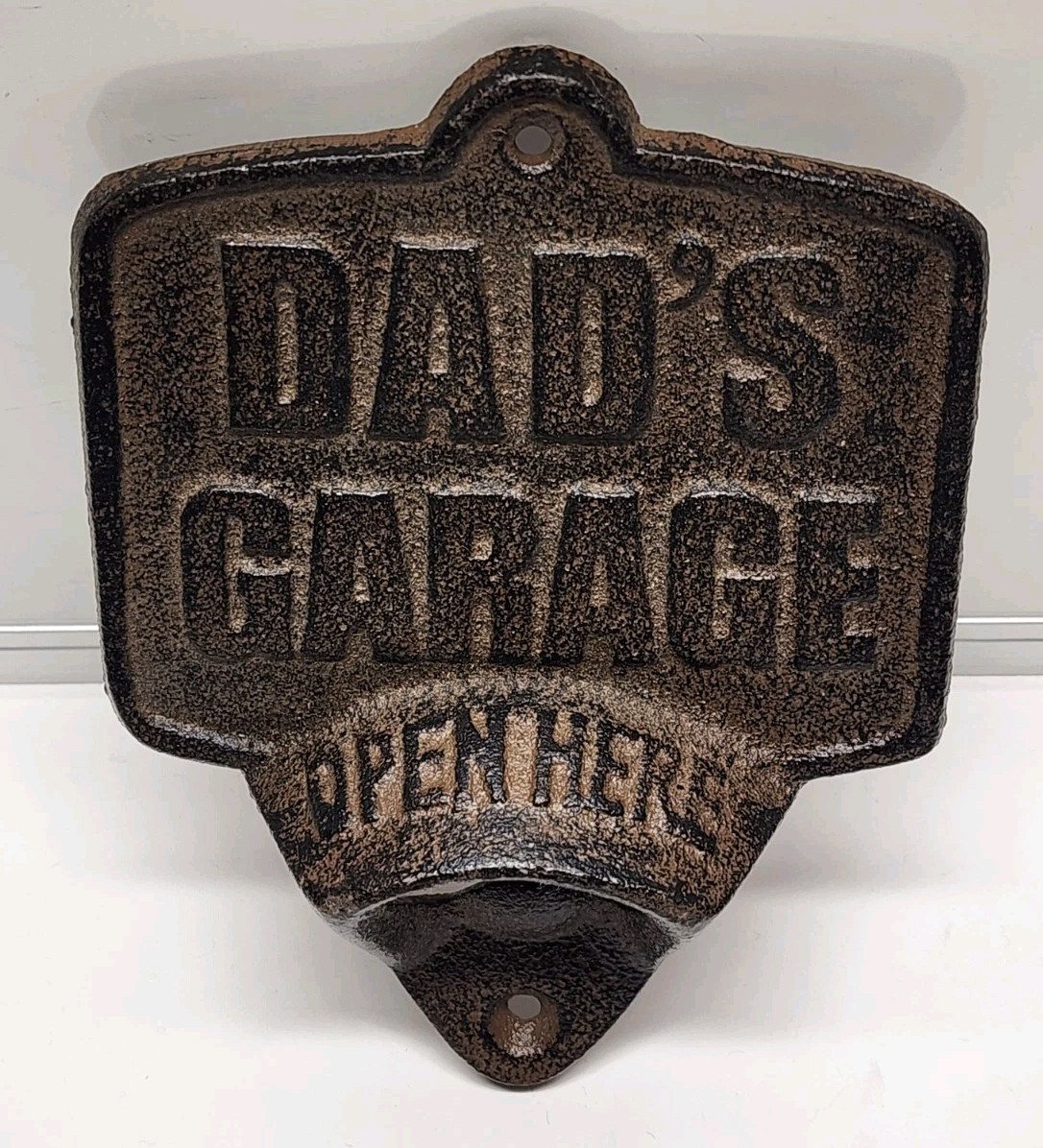 Metal "Dad's Garage" Bottle Cap Opener Wall Mount Bar Decor
