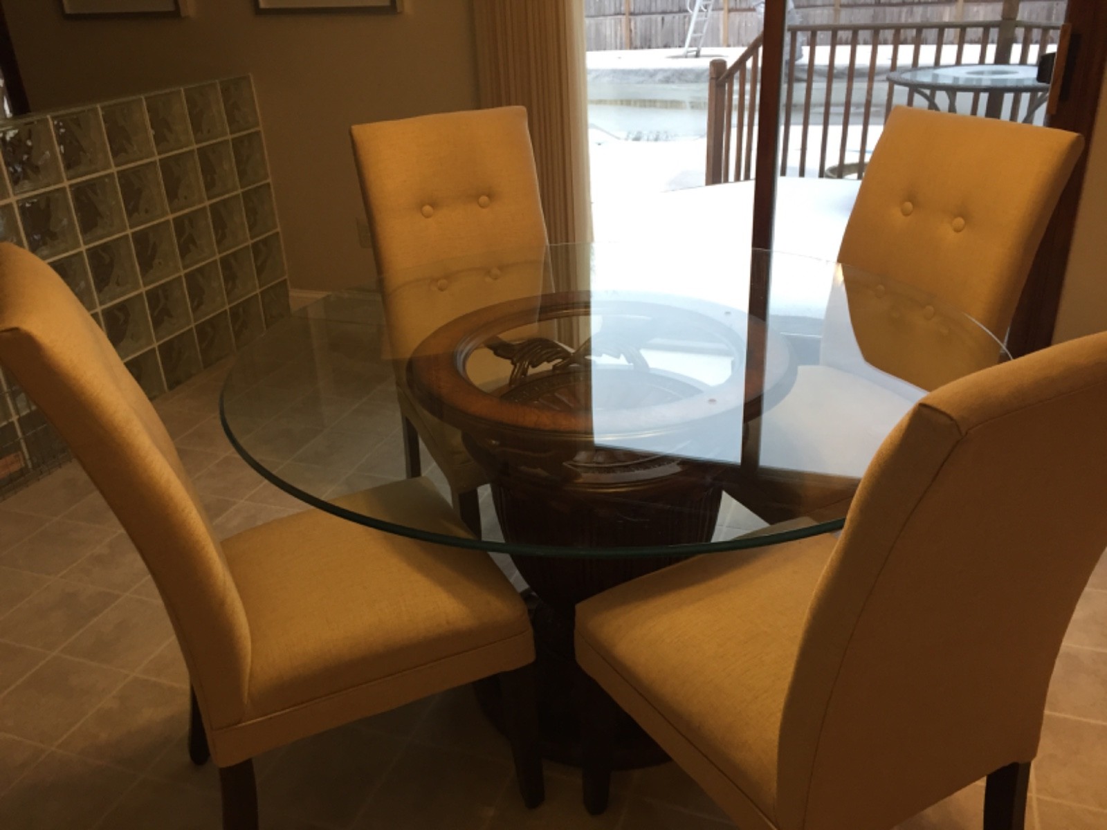60 inch round table and chairs