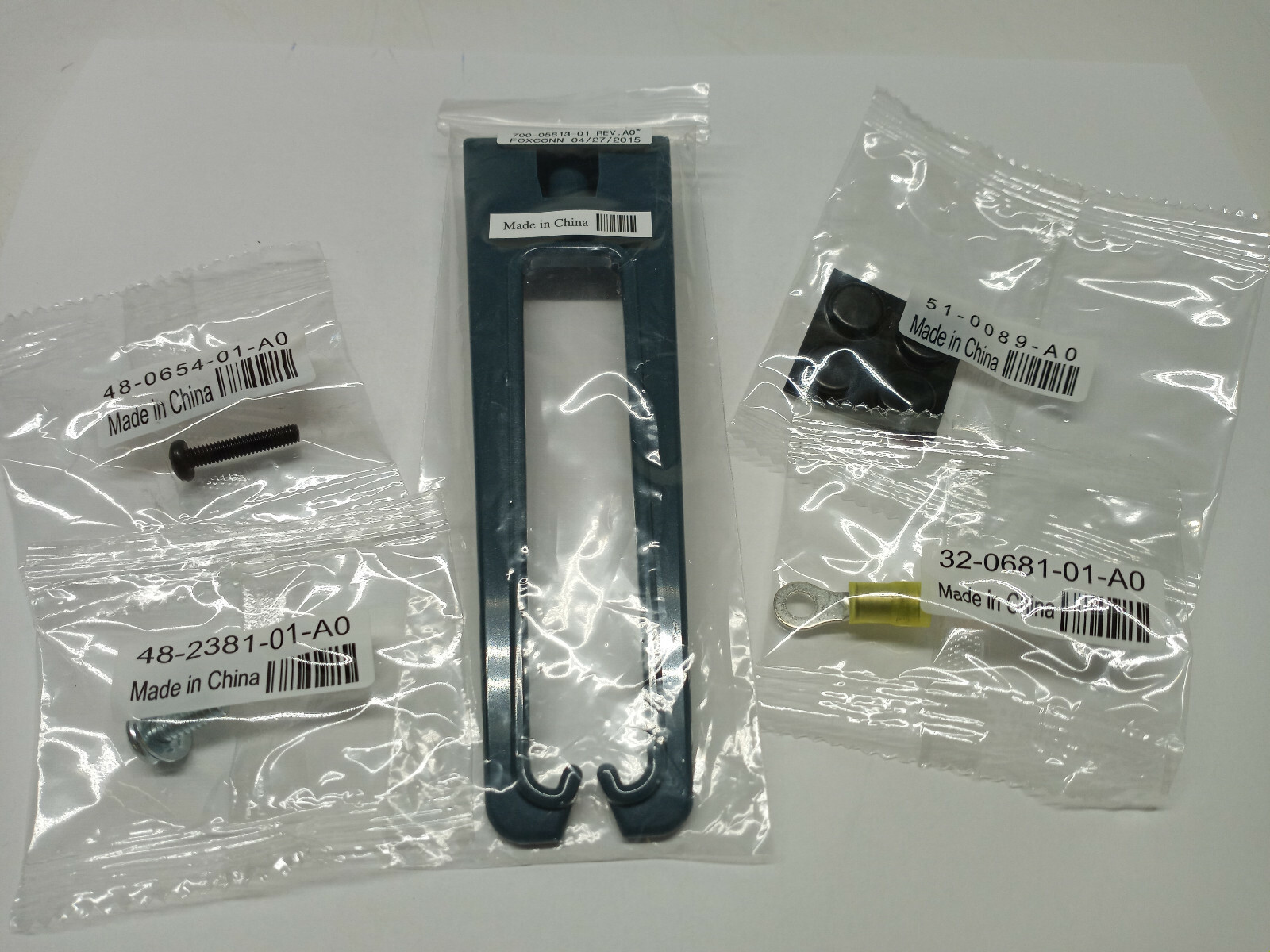 Cisco Rack Mount Kits 800-39749-01 Plastic guide,rubber feet,rack and ground kit
