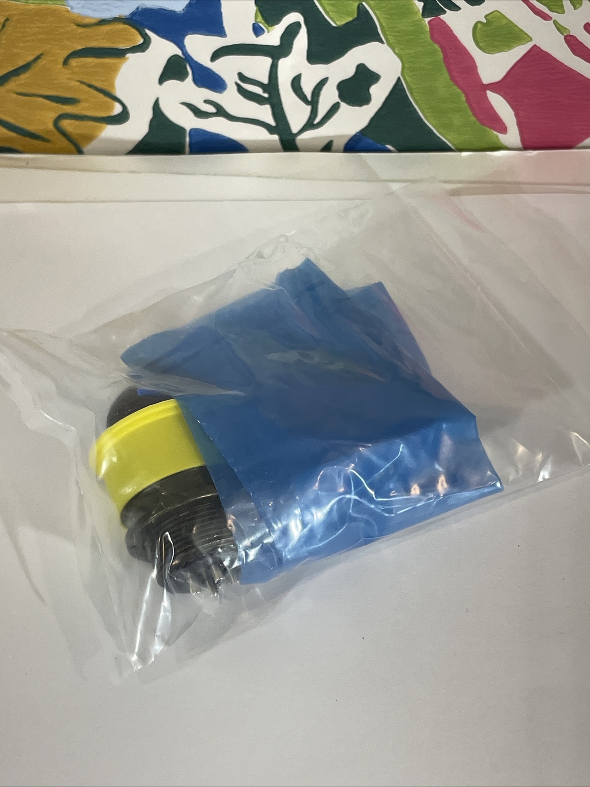 Amphenol Aerospace MS3106E18-4P Circular MIL Spec Electrical Plug Connector
