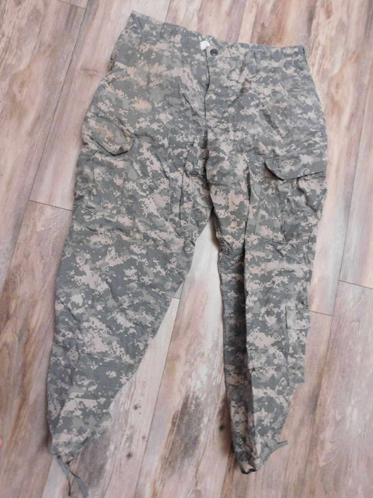 ARMY ACU PANTS  SIZE LARGE - SHORT