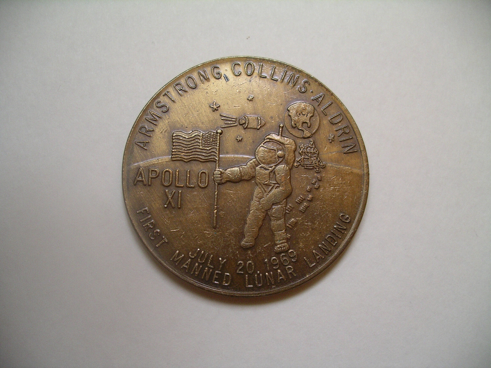 Apollo 11 First Manned Lunar Landing Neil Armstrong Coin Medal  NASA Space