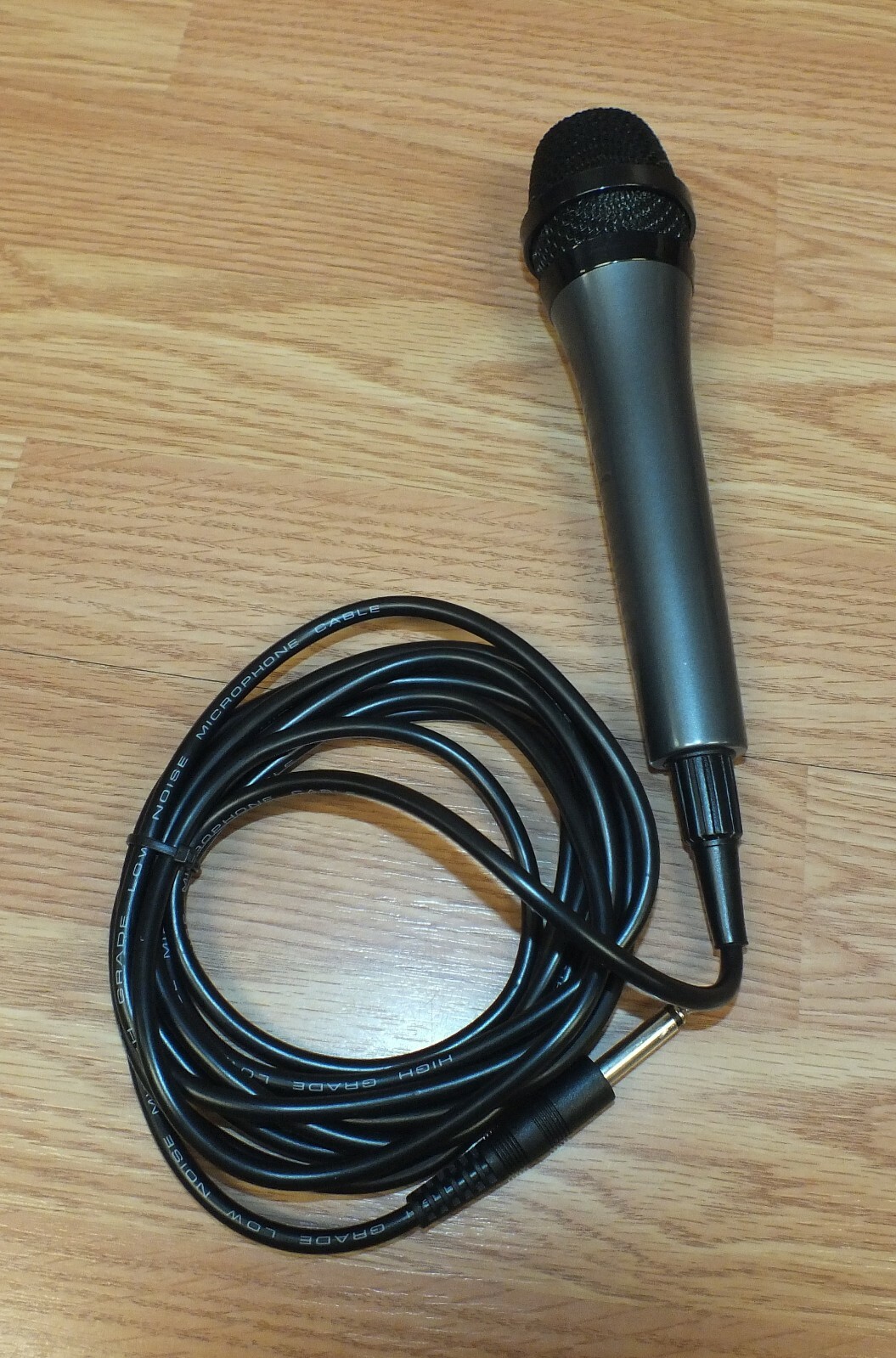 Unbranded Microphone With High Grade Low Noise Microphone Cable **READ**