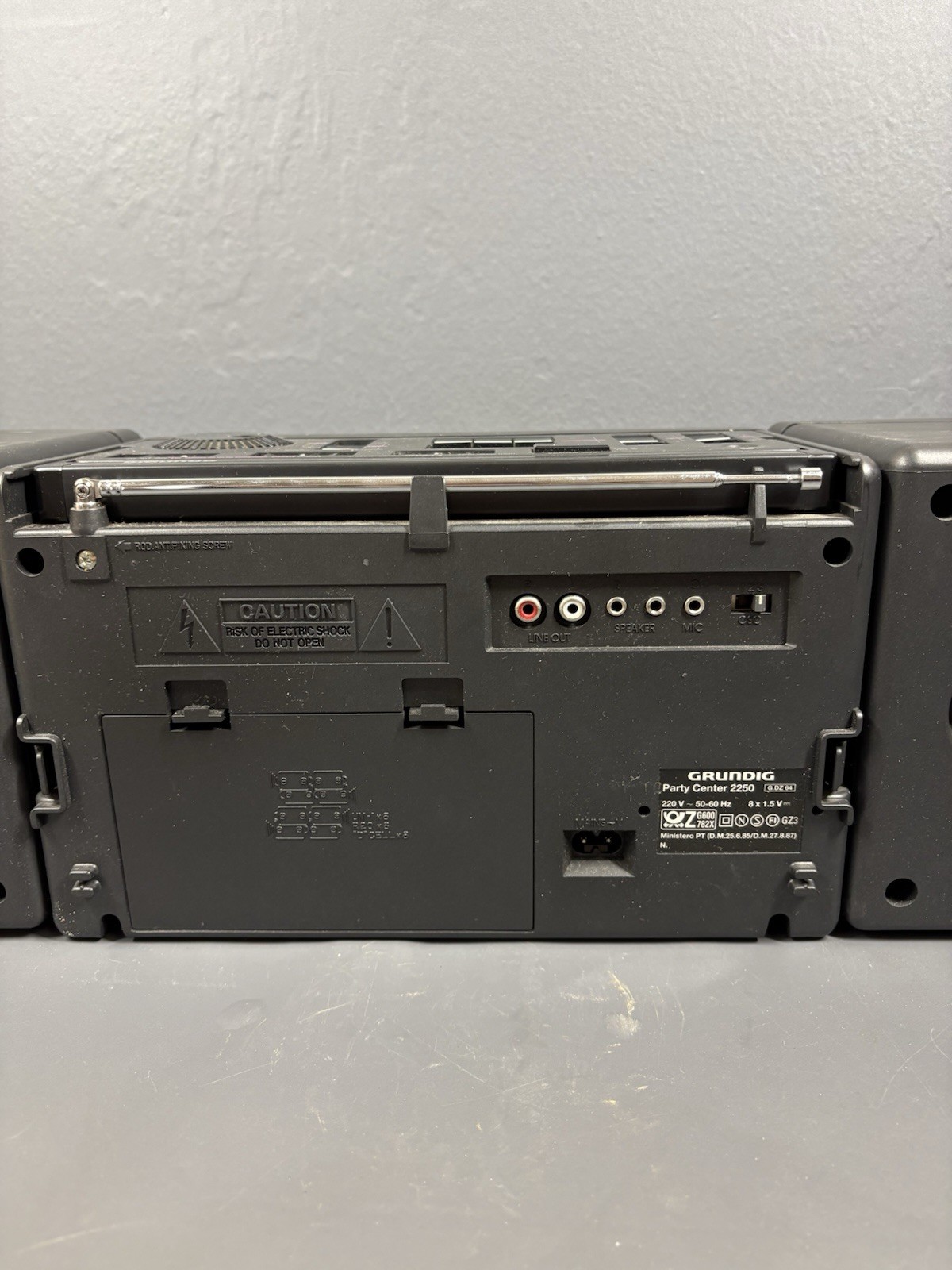 Party Center 2250 Broadcast Receiver