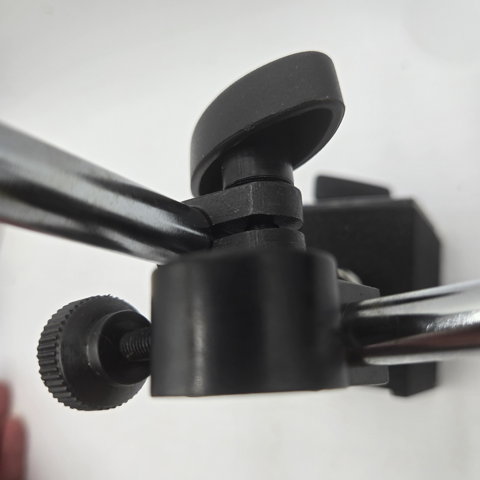 Multi-Positional Magnetic Base w/Fine Adjustment Flexible Joints Reach Out 12"