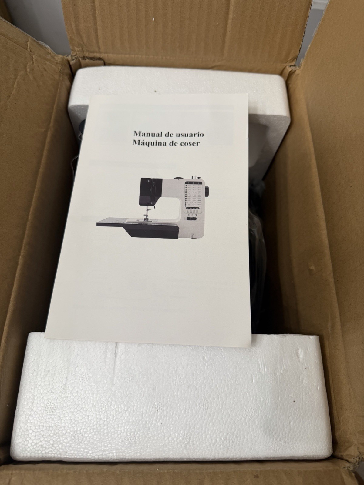 SM-202 Electric Sewing Machine 36 Stitch Extension Table Tested