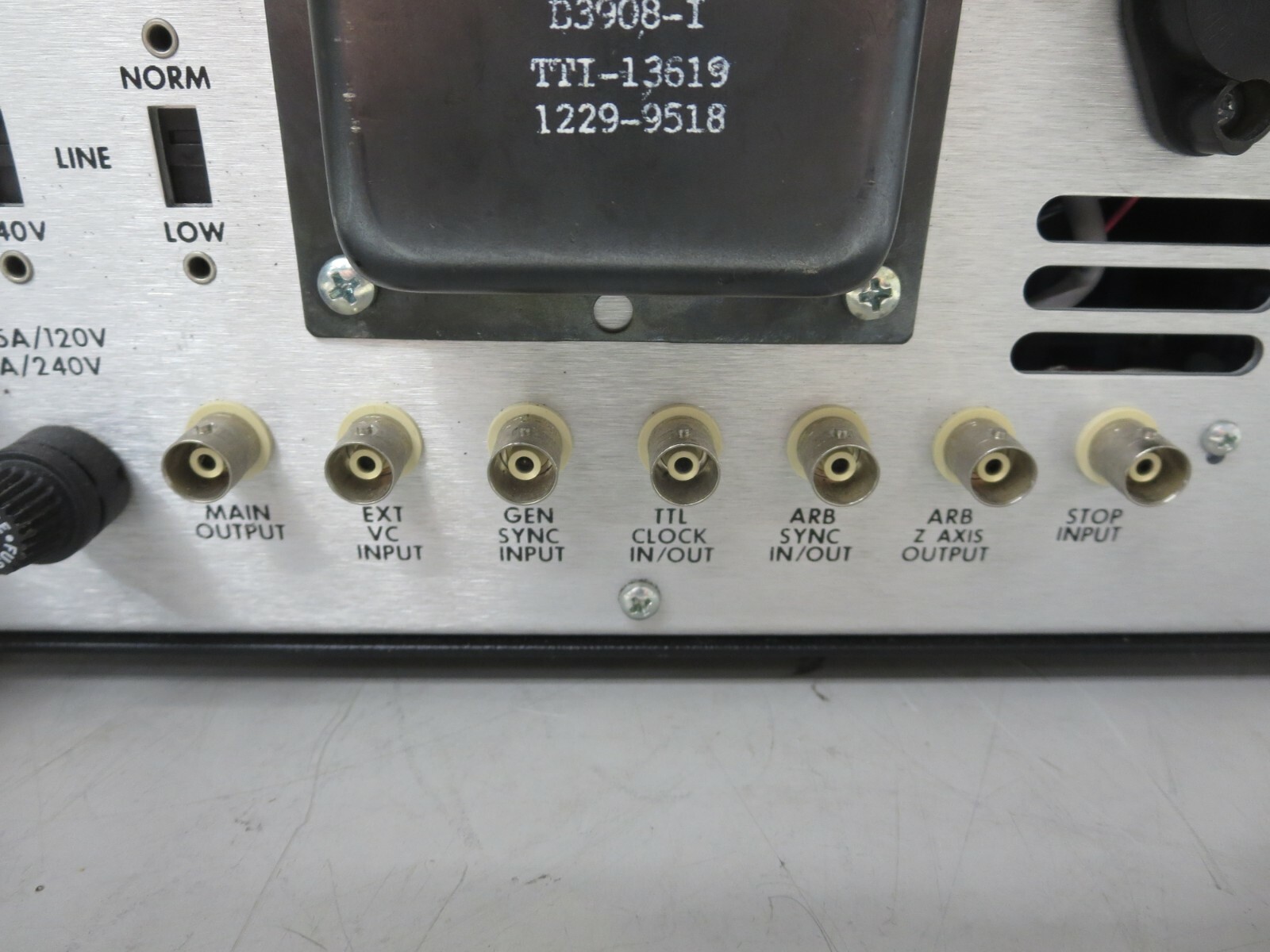 Krnohn-Hite,Model 5920,Arbitrary Waveform/Function Generator,Cal'd To 12/24/2020