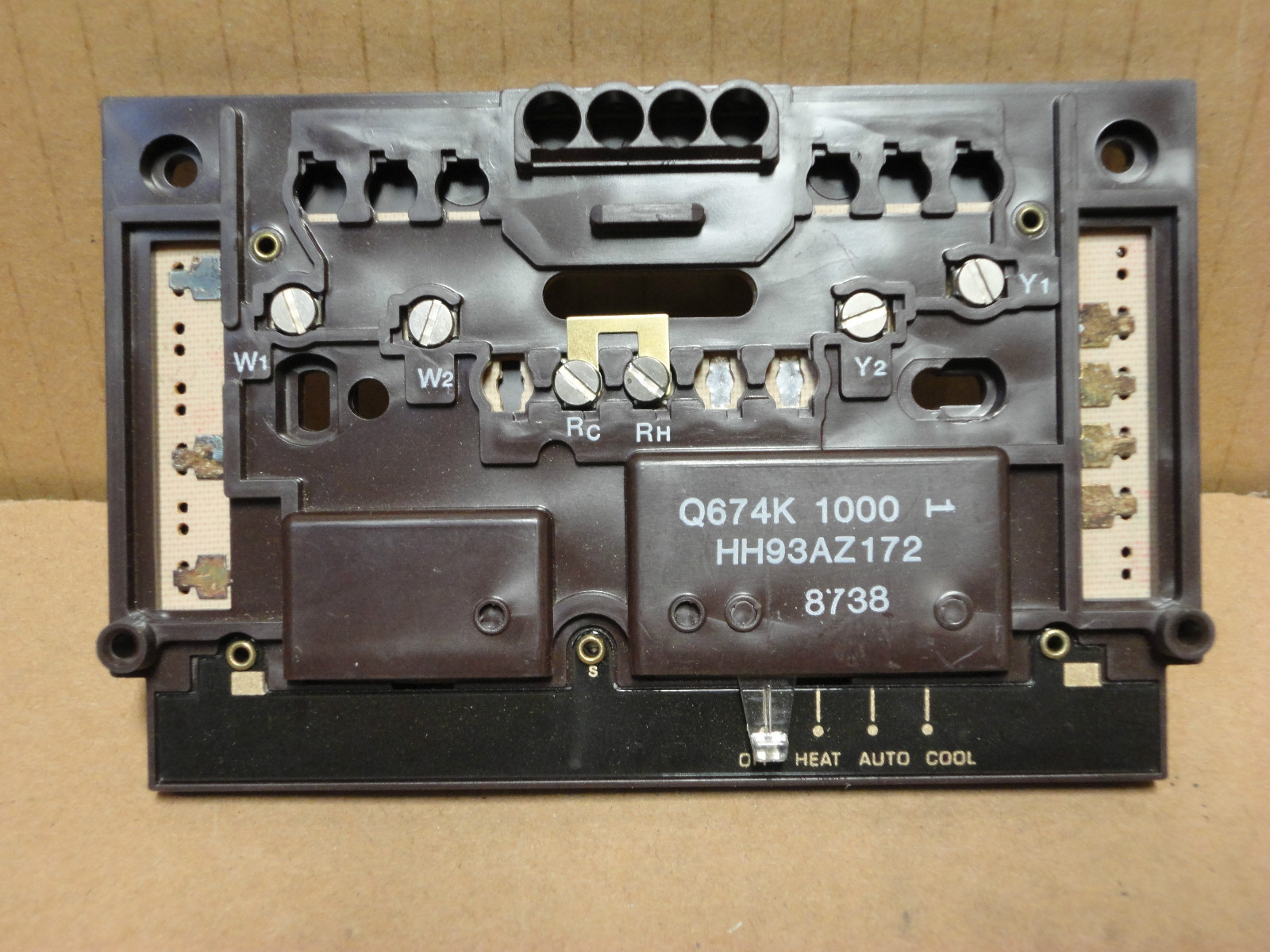 ~DiscountHVAC~ HH93AZ172 - Carrier Parts Thermostat Sub Base Honeywell Q674K1000