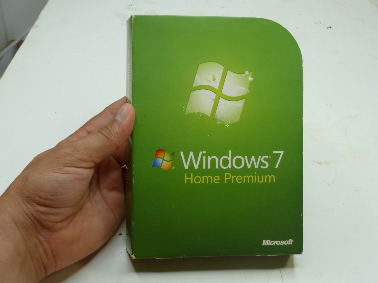 Microsoft Windows 7 Home Premium version DVD retail