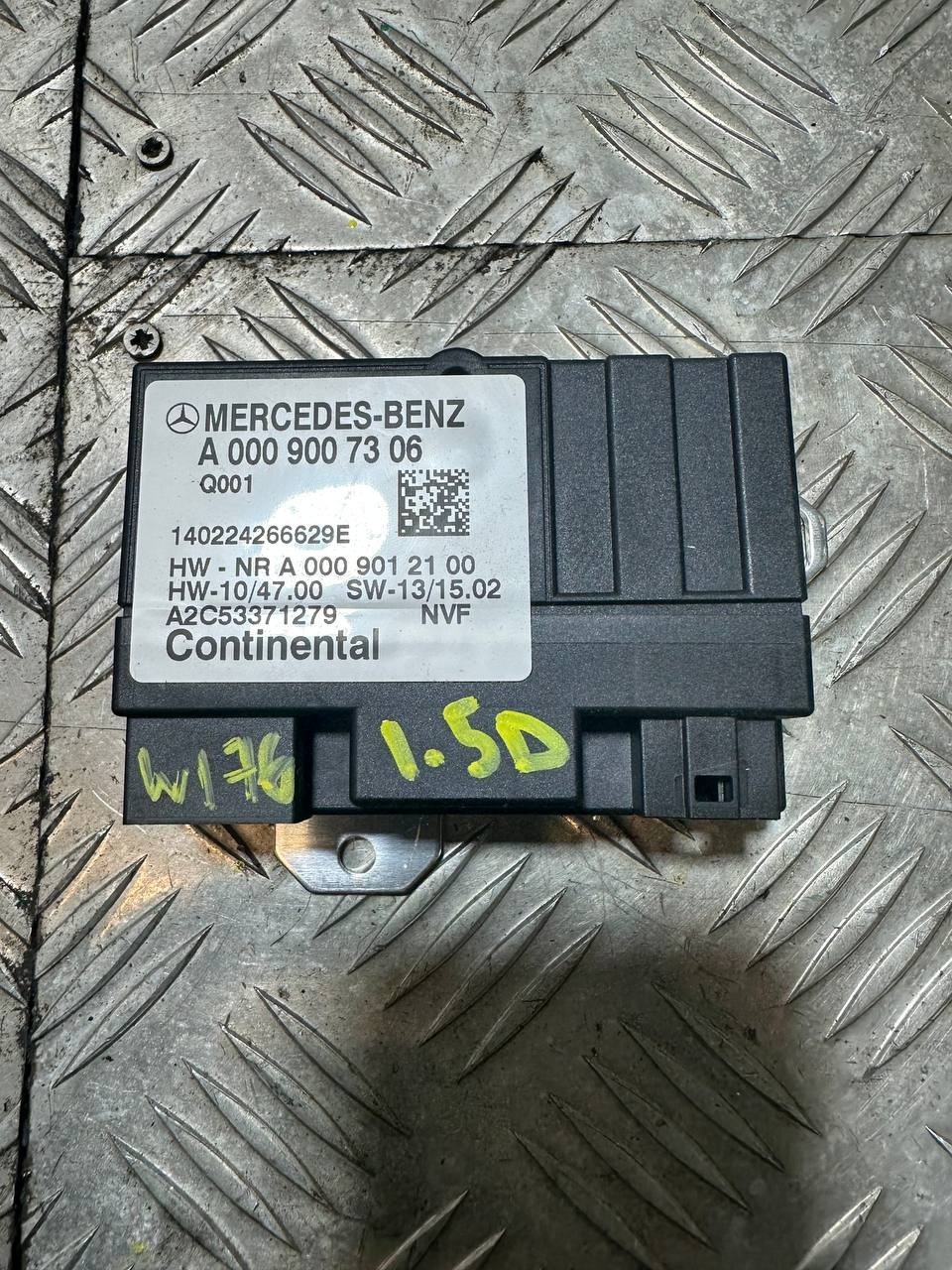 MERCEDES BENZ A200 W176 FUEL PUMP CONTROL MODULE UNIT A0009007306