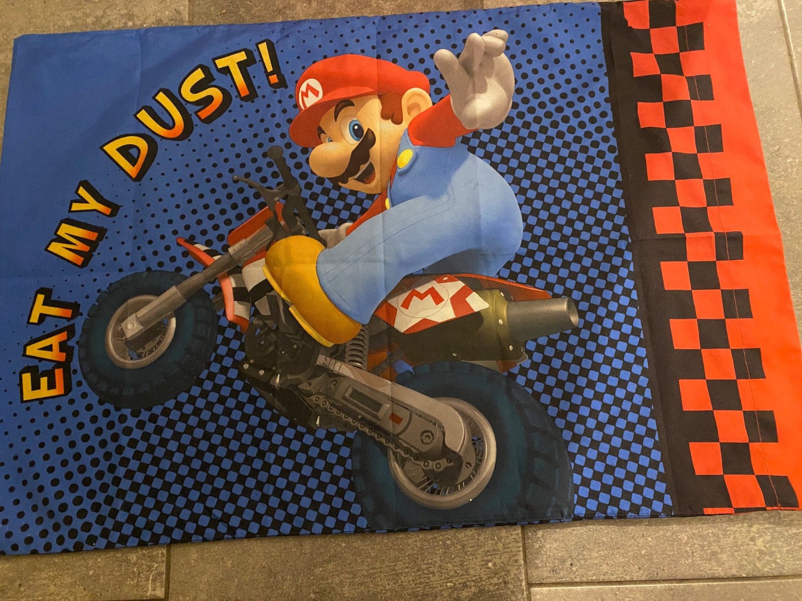 NINTENDO MARIO PILLOWCASE MARIOKART Wii/EAT MY DUST 2011