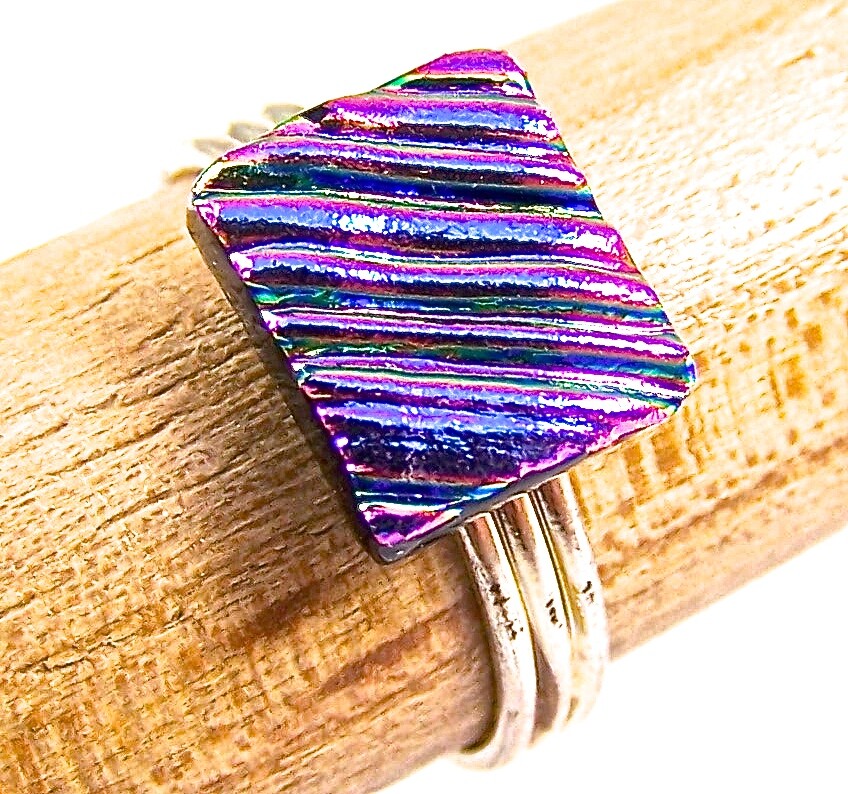 Dichroic Glass Ring Adjustable Pink Purple Magenta Ripple Wavy Texture Tiny 1/4"