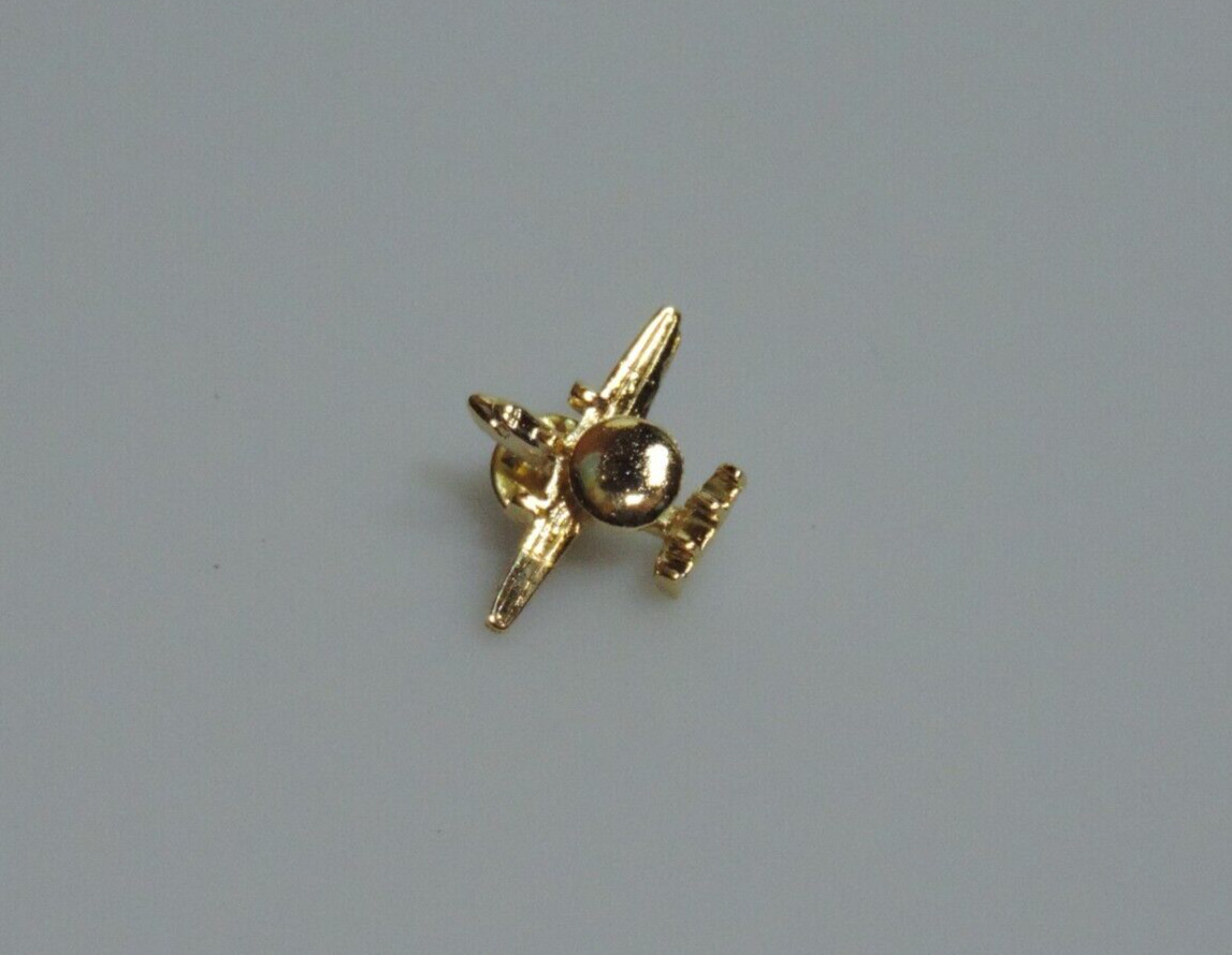 UNITED STATES NAVY E-2 HAWKEYE GOLD COLOR PIN