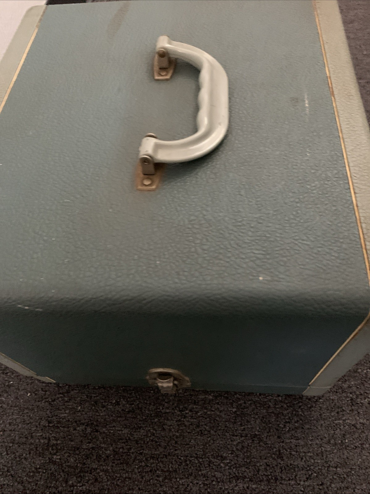 Vintage- Argus 300 Automatic Slide Projector w/ Carrying Case WORKS! Tested