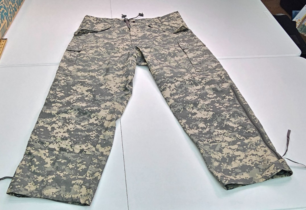 US Army ECWCS Gen III Level 6 GoreTex Pants Large Regular Digital Camo Rain Trou