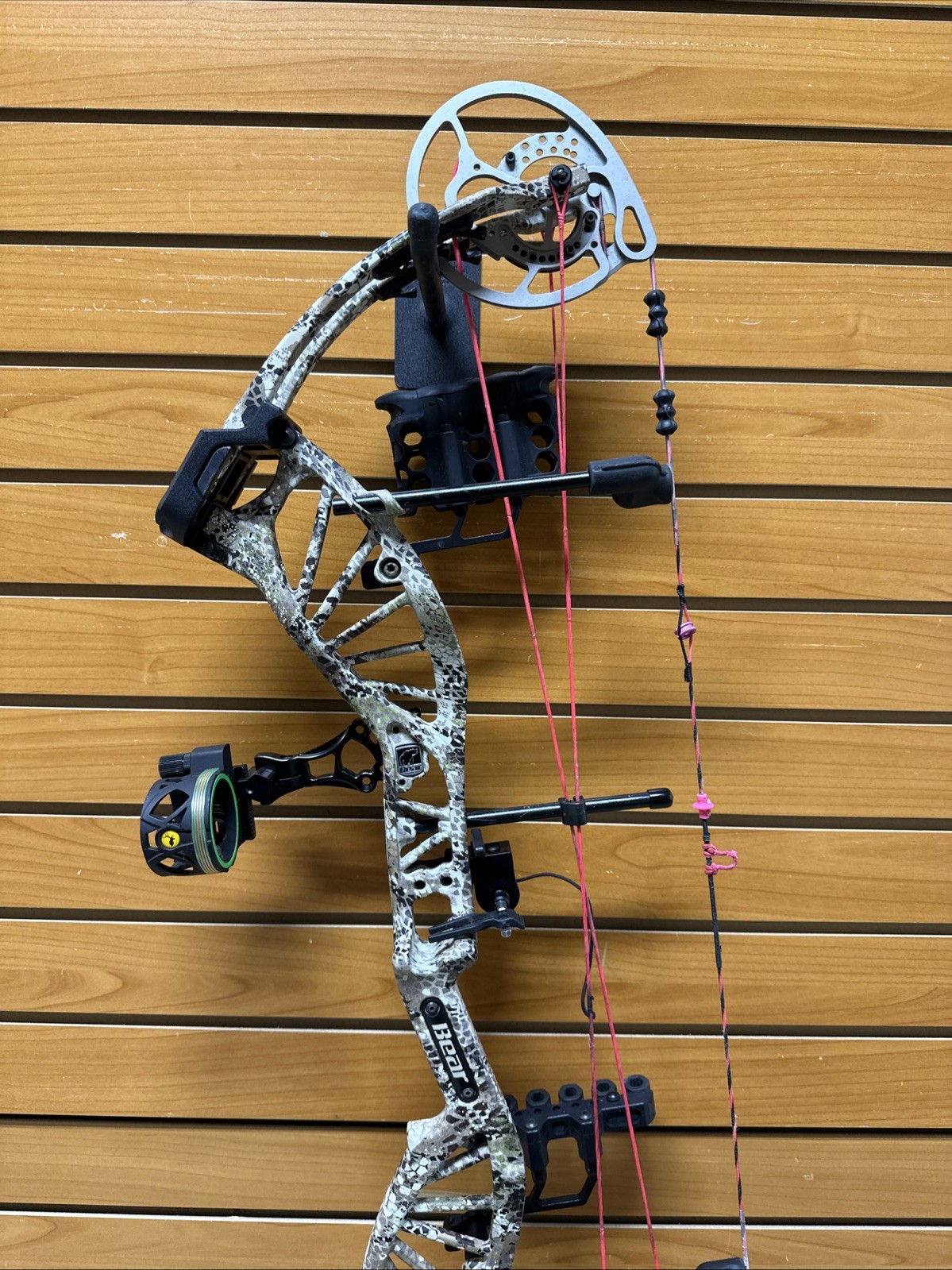 Bear Archery Approach HC Compound Bow - RH - 70# Max - Legend Series
