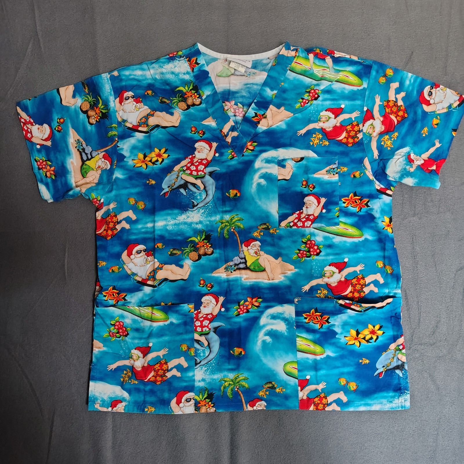 Peaches Uniform Scrub Top Size M Beachy Santa Short Sleeve