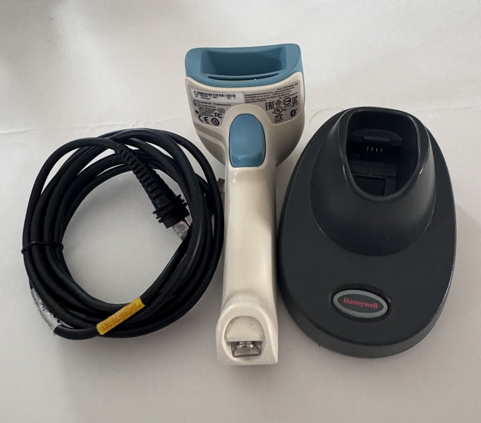 Honeywell 1902HHD-5-COL -INT Wireless Bar Code Scanner( White/Blue)