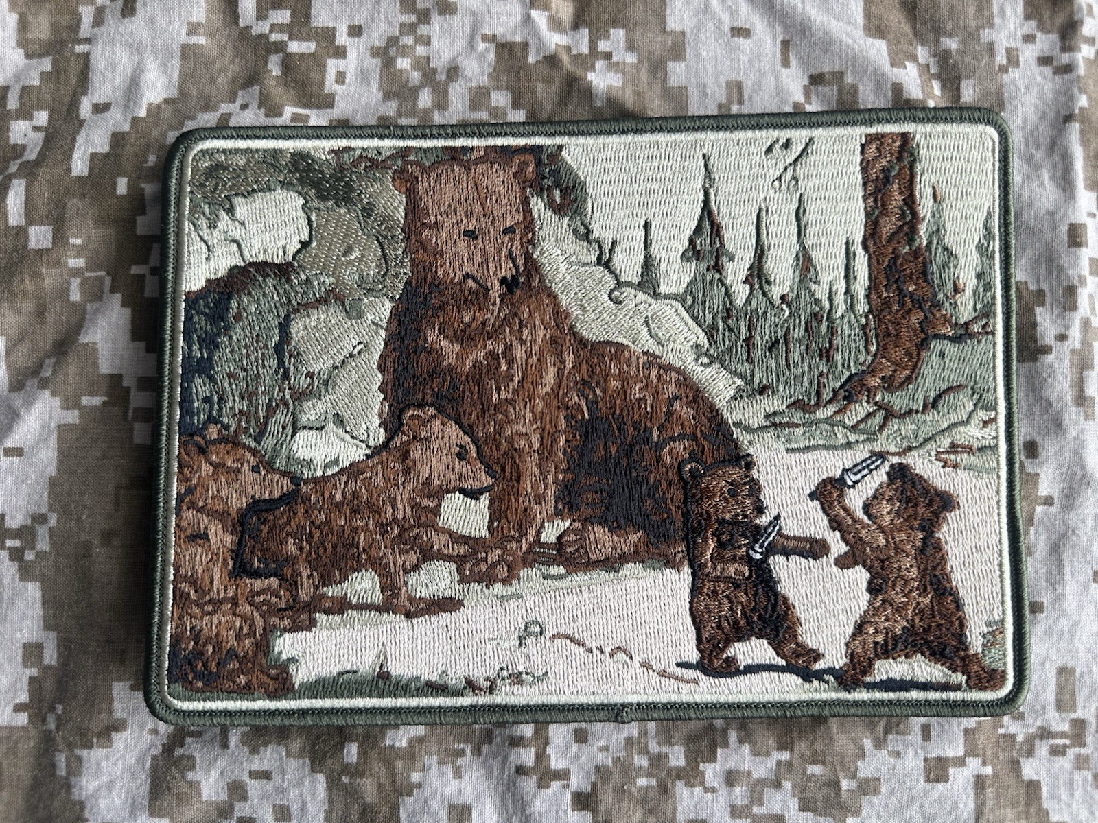 Prometheus Design Werx Bear Cubs Knife Fight Morale Patch (LARGE 7" x 5")