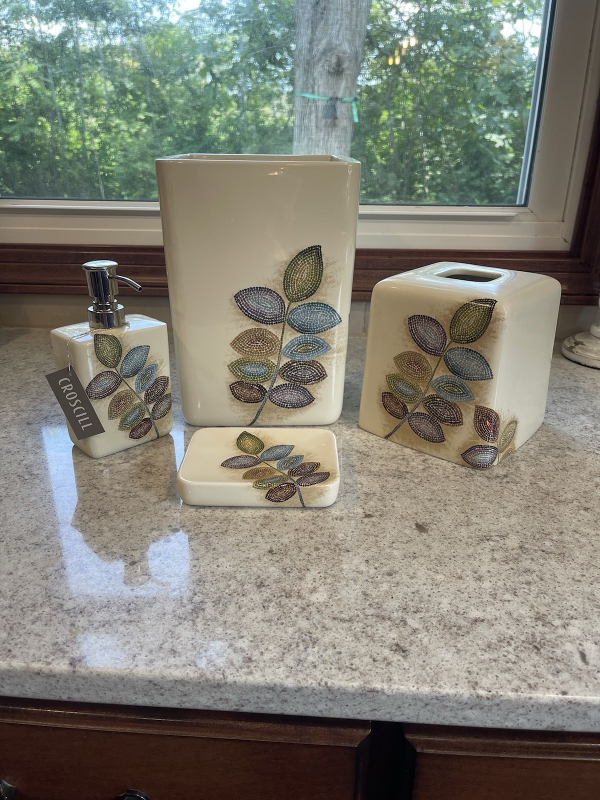 Croscill Bathroom Mosaic Leaves Trash, Tissue,Lotion, Soap Set Accessories