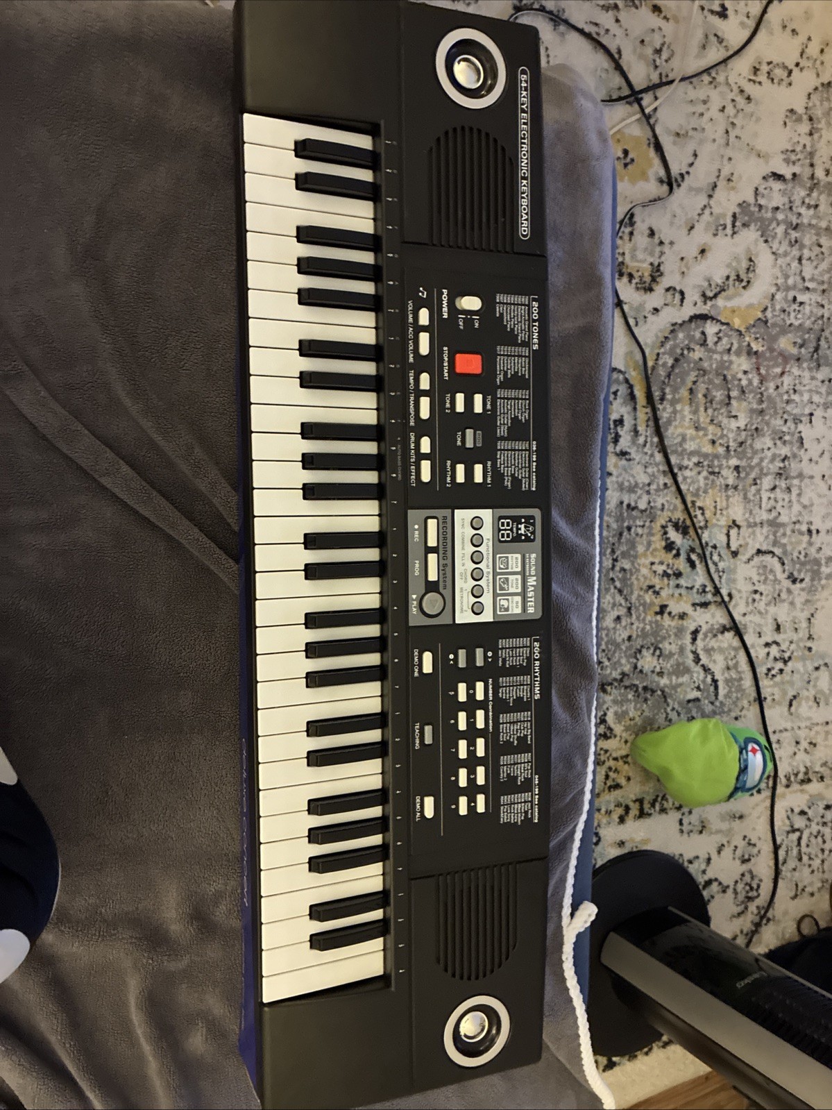 Soundz Deluxe Concert 54-Key Wireless Keyboard Electronic Piano - Used With Box