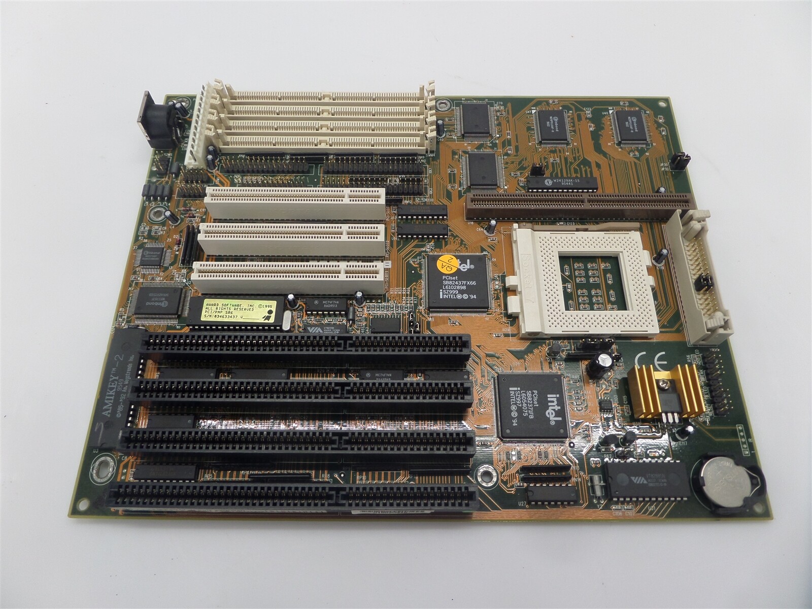 Freetech 586F61-PB Socket 7 Motherboard - No CPU