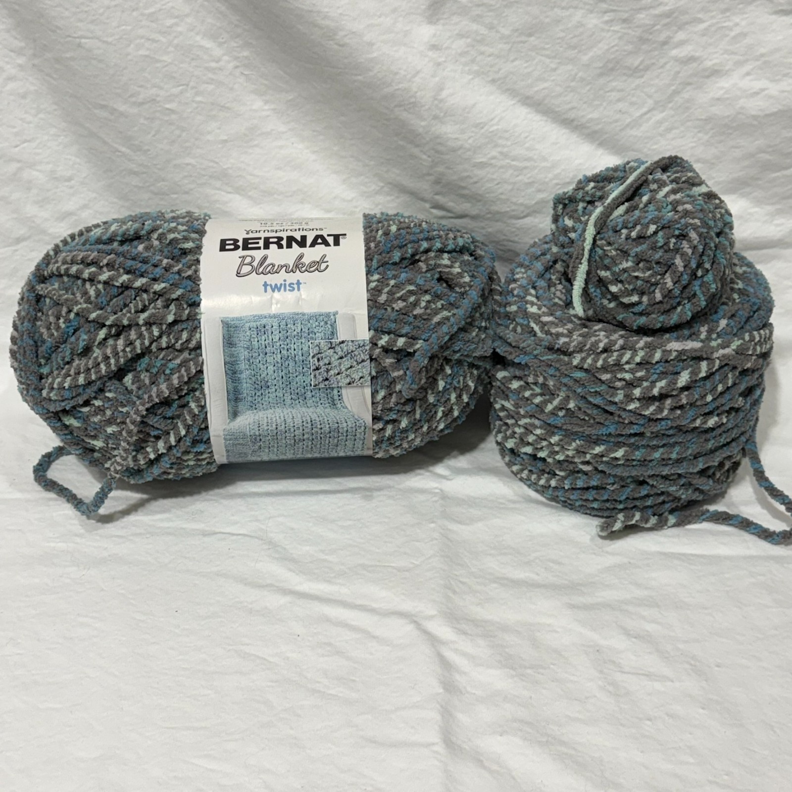 Bernat Blanket Twist Yarn High Tide Super Bulky #6 10.5oz 220yds Lot Soft Chunky