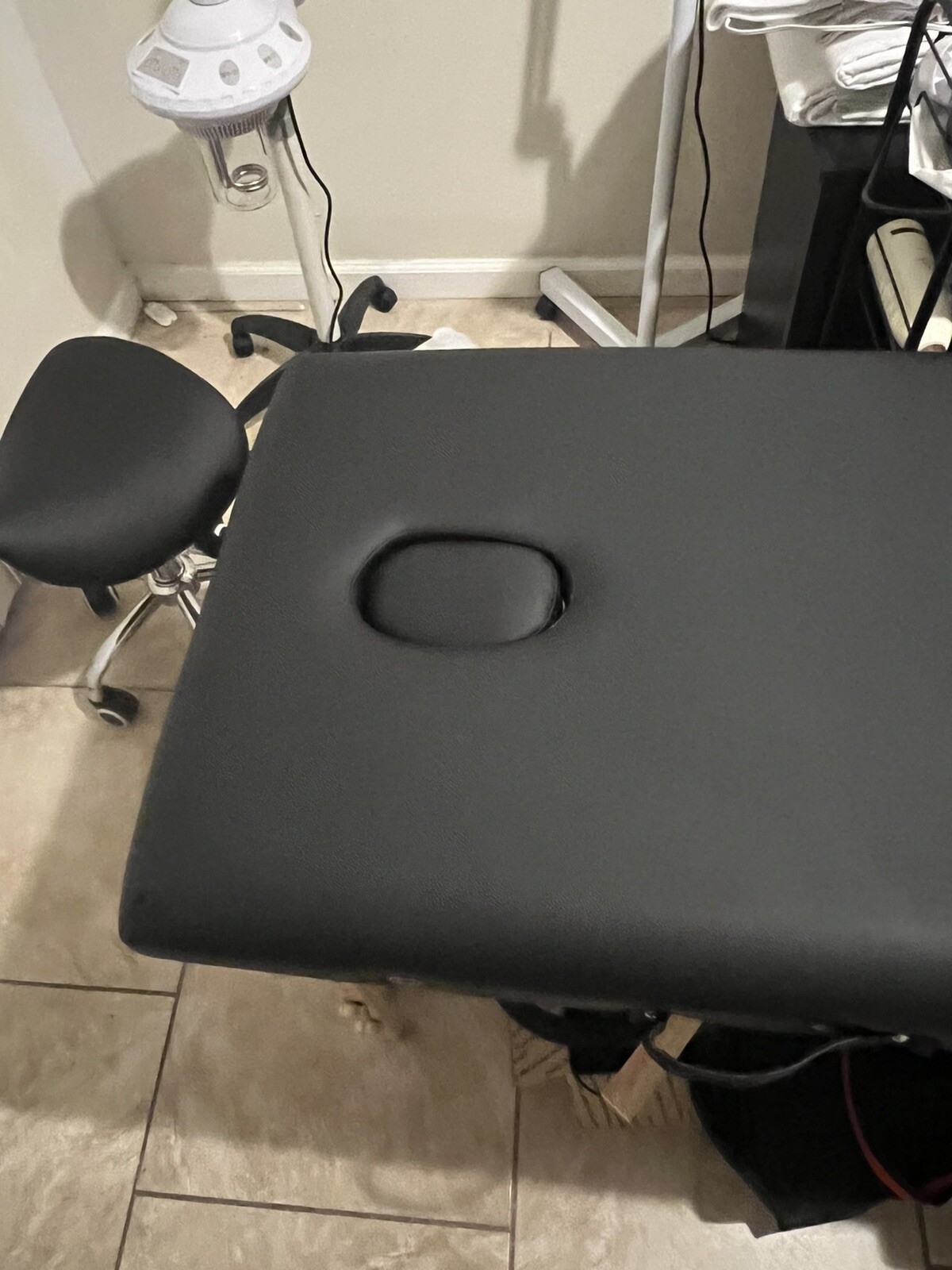 Yaheetech 610889 Massage Table - Black