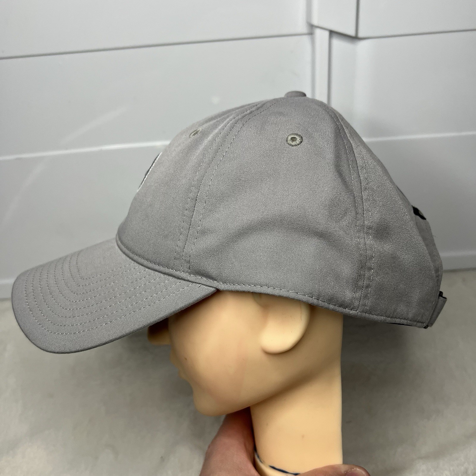 Titleist Hat Cap Strapback One SIze Grey Adjustable Golf Hat Lightweight Logo