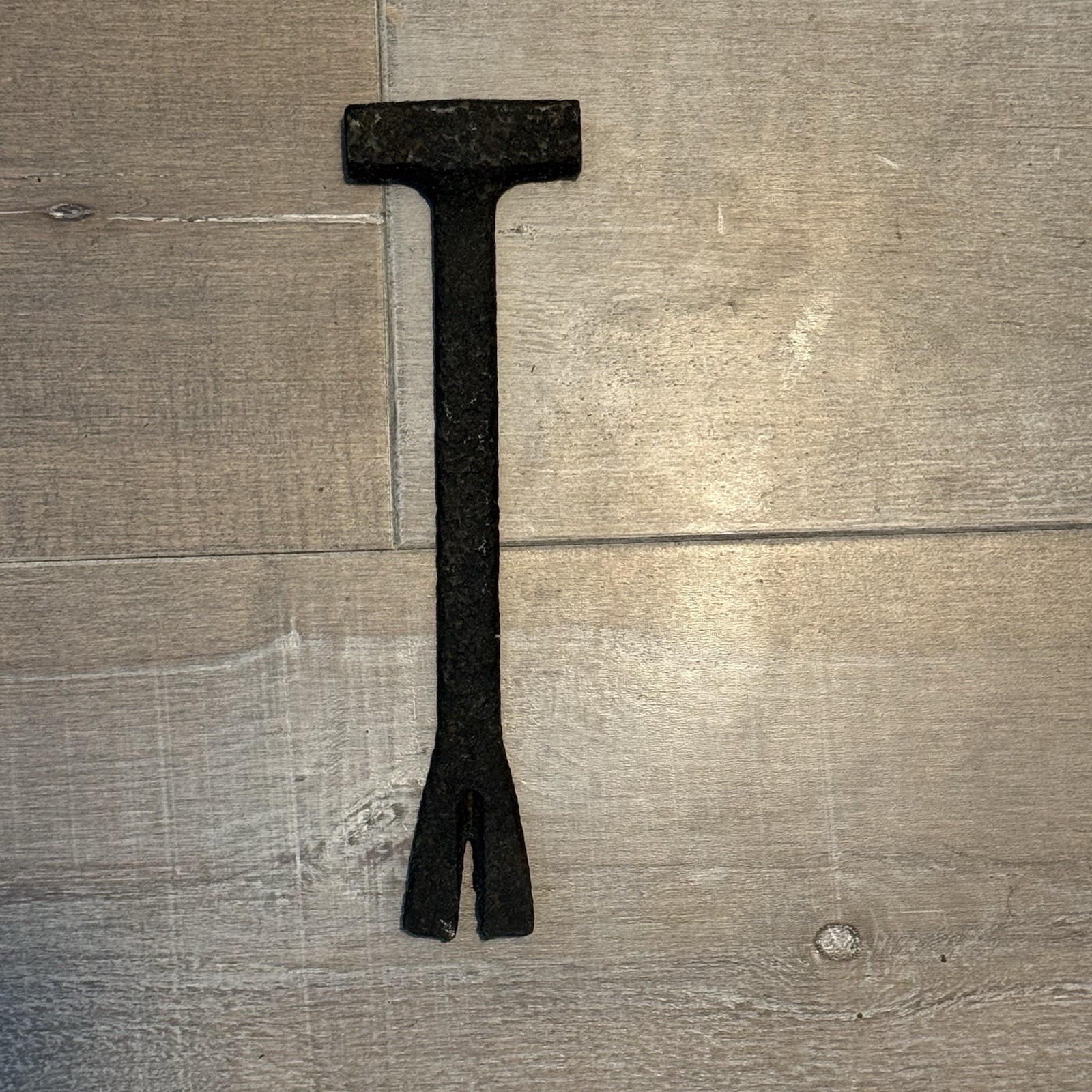 Antique Hand Forged Iron Nail Puller Primitive Blacksmith Farm Tool