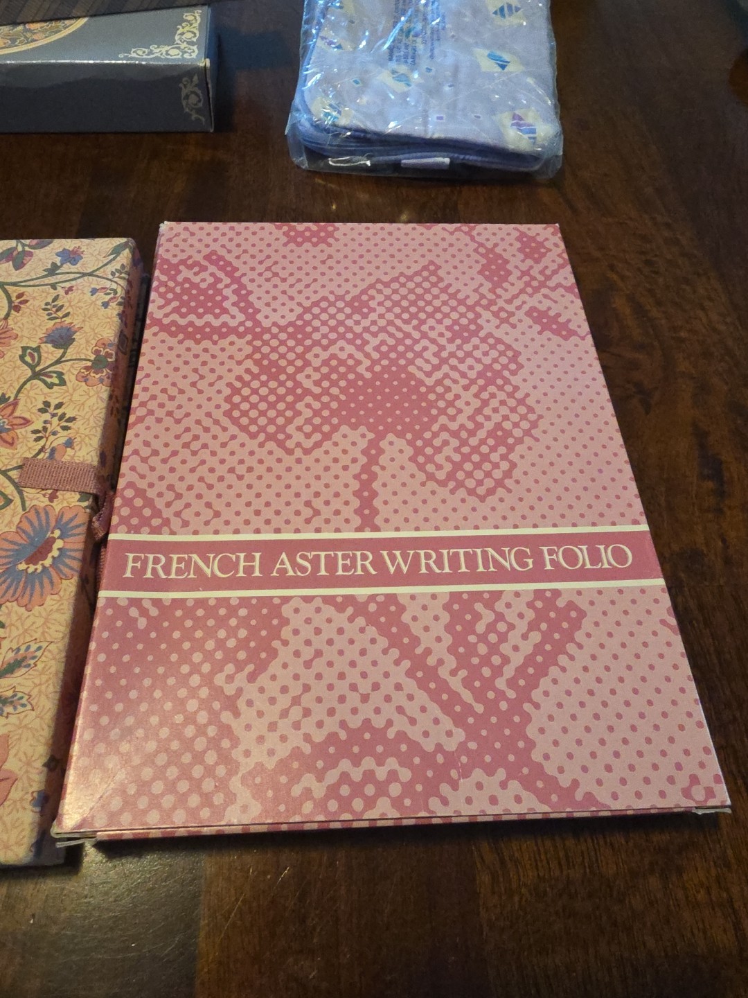 NOS Vtg Avon French Aster Writing Folio - 20 cards and Stationary plus Postcards