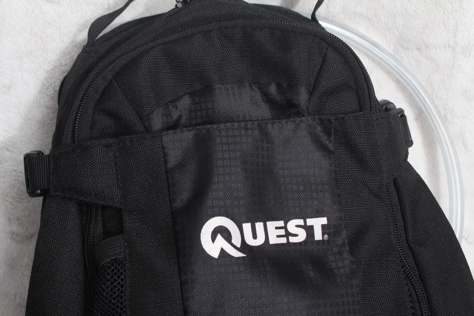 Quest 2L Hydration Daypack Backpack w/ Bladder Hiking Outdoors Black Summer