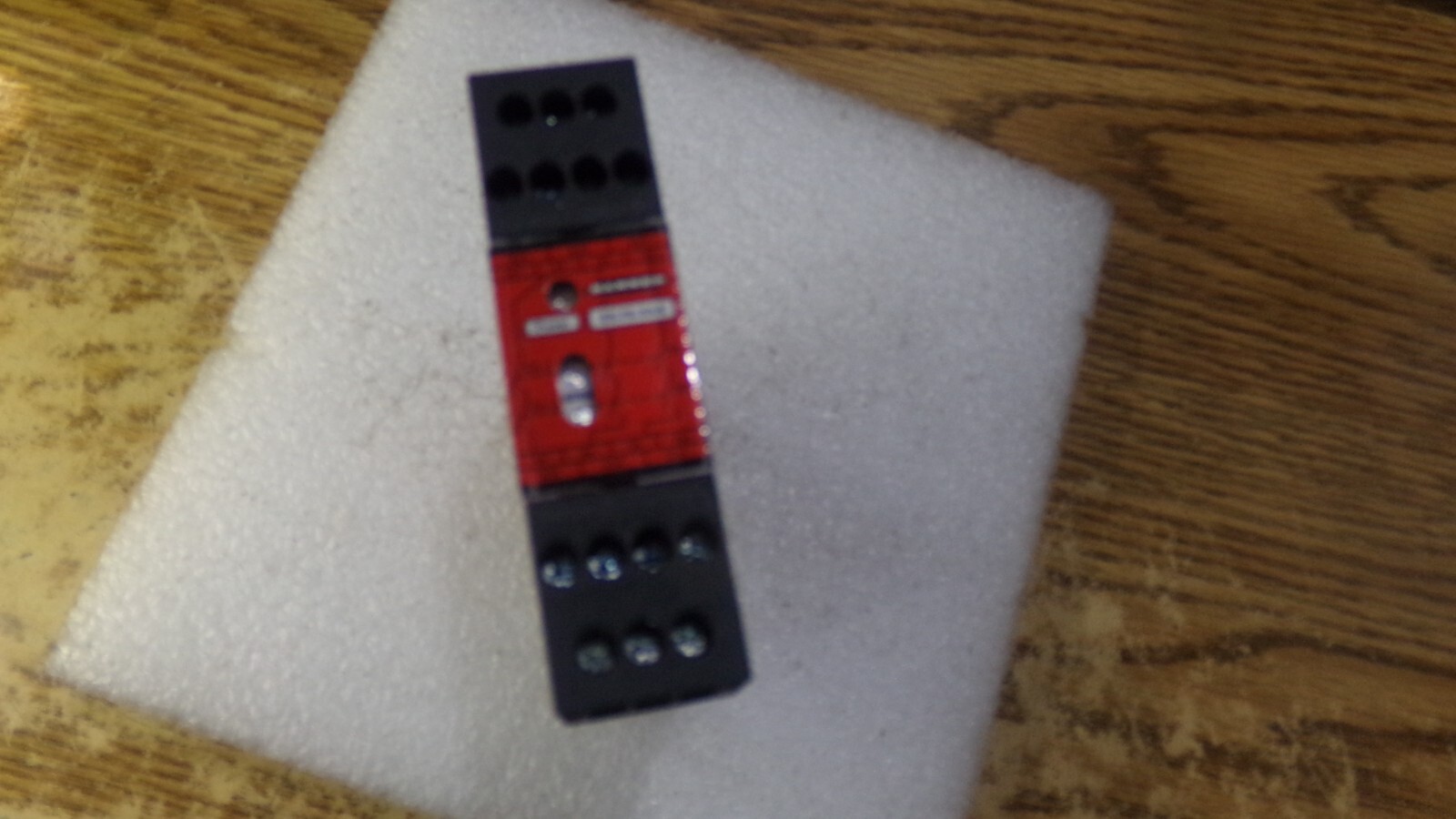 Banner Model: ES-FA-9AA Safety Relay.