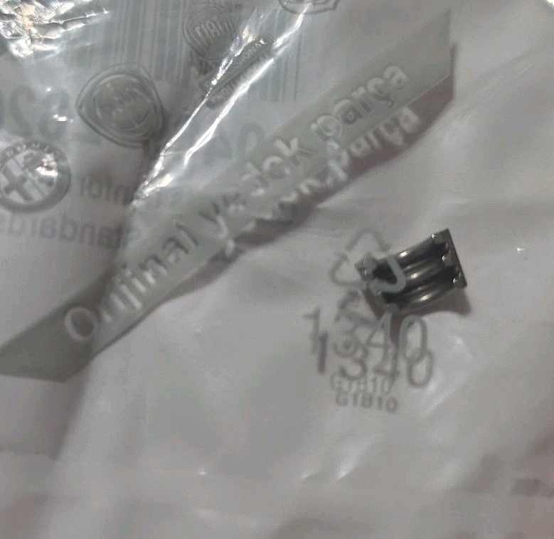 New Genuine Mopar Valve Spring Retainer Lock 4892820AB